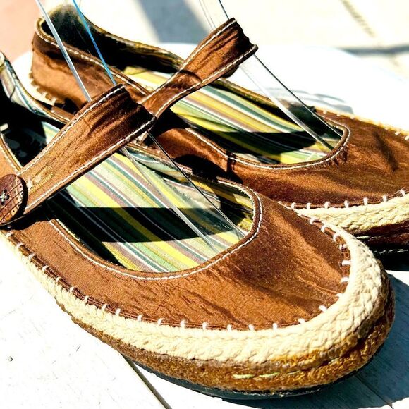 NWOT SIMPLE GREEN TOE brand BROWN MARY JANES SIZE 10 Cut small, like size 9 - Picture 6 of 11